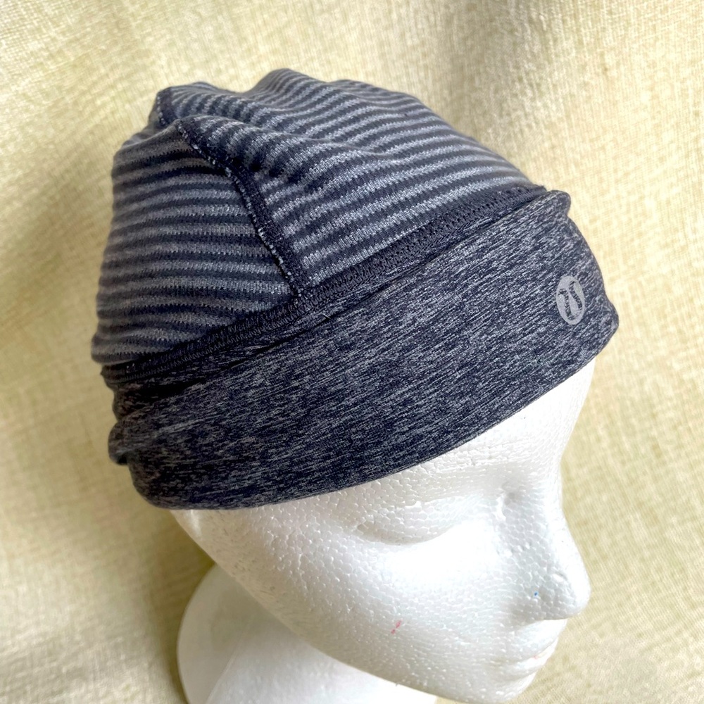 Lululemon reversible beanie